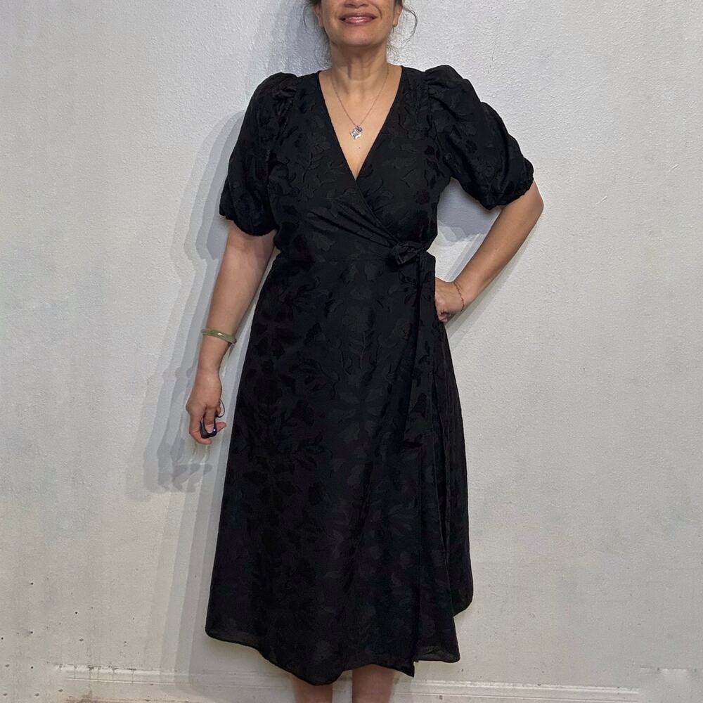 Ann Taylor Black Tonal Floral Textured Flutter Sleeve Midi Dress Sz 10